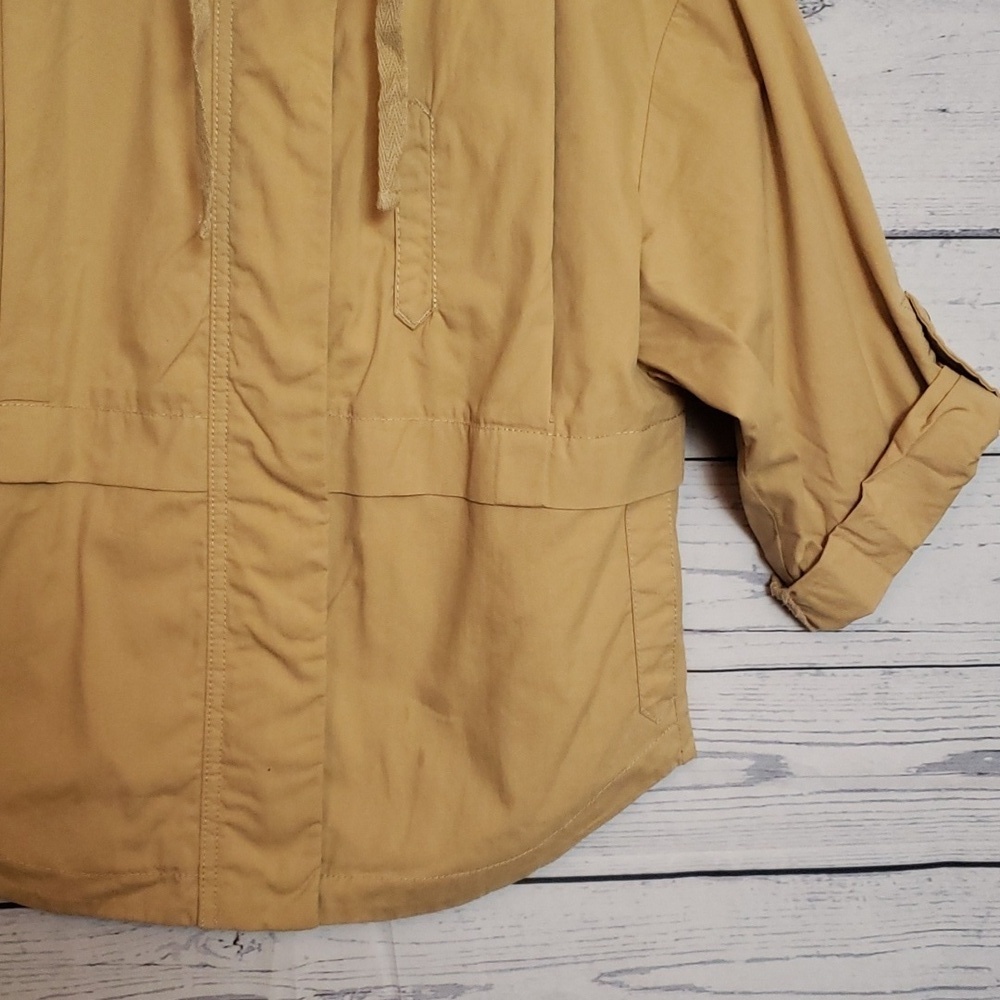 Ecoté khaki tops - Picture 2 of 7